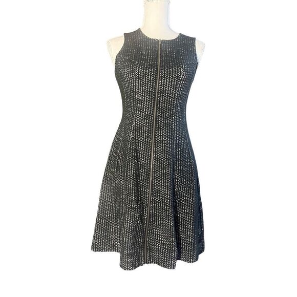 Ann Taylor - Picture 1 of 16